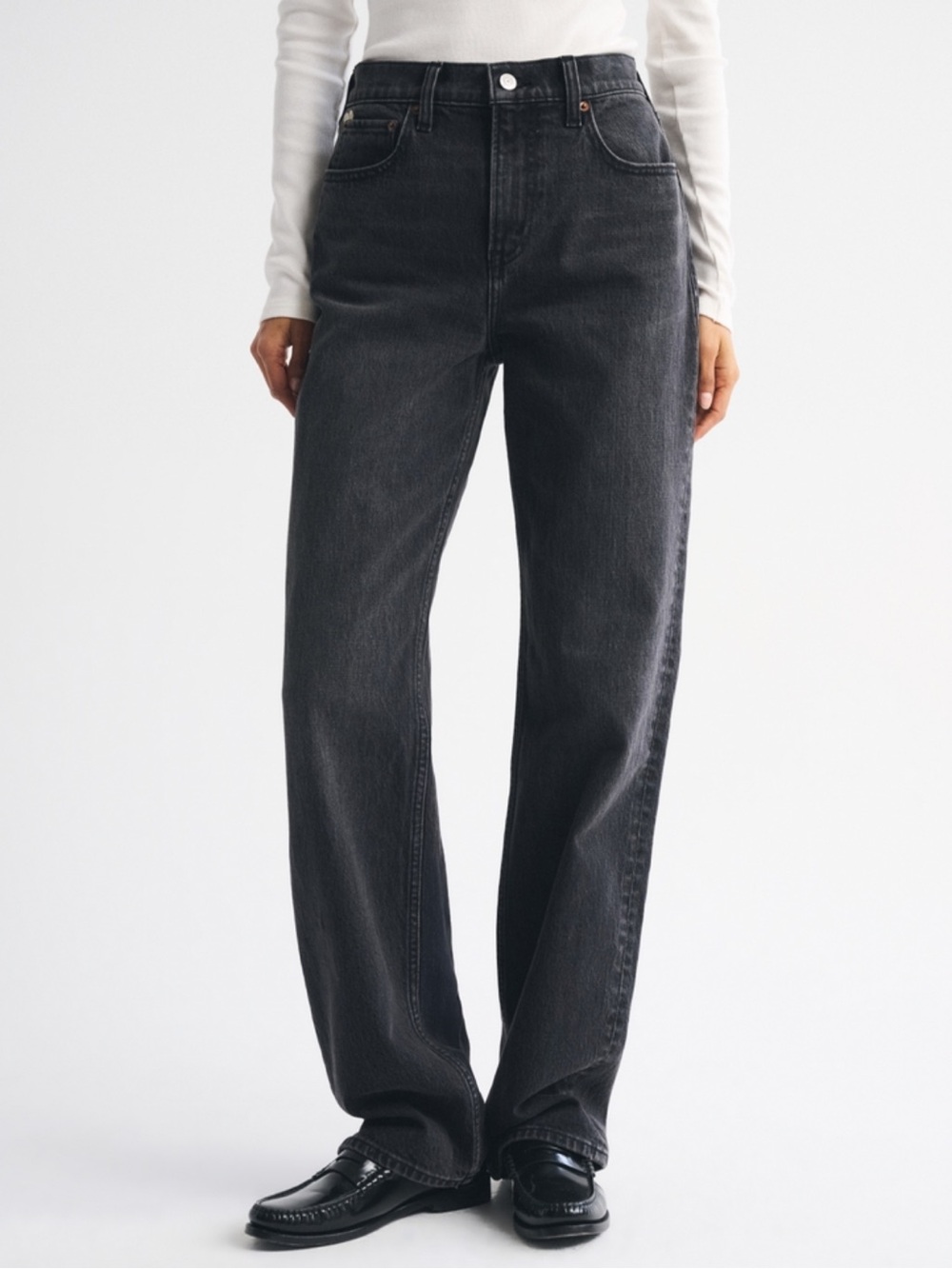 ABERCROMBIE HIGH-RISE 90s RELAXED HEART EMBROIDERED JEANS - SHORT